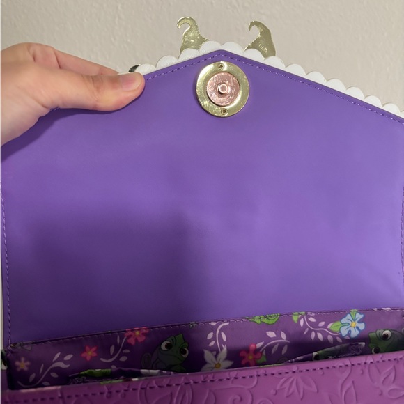 Disney Loungefly Tangled Rapunzel Magic Flower Crossbody Handbag Purse Purple - Picture 5 of 9